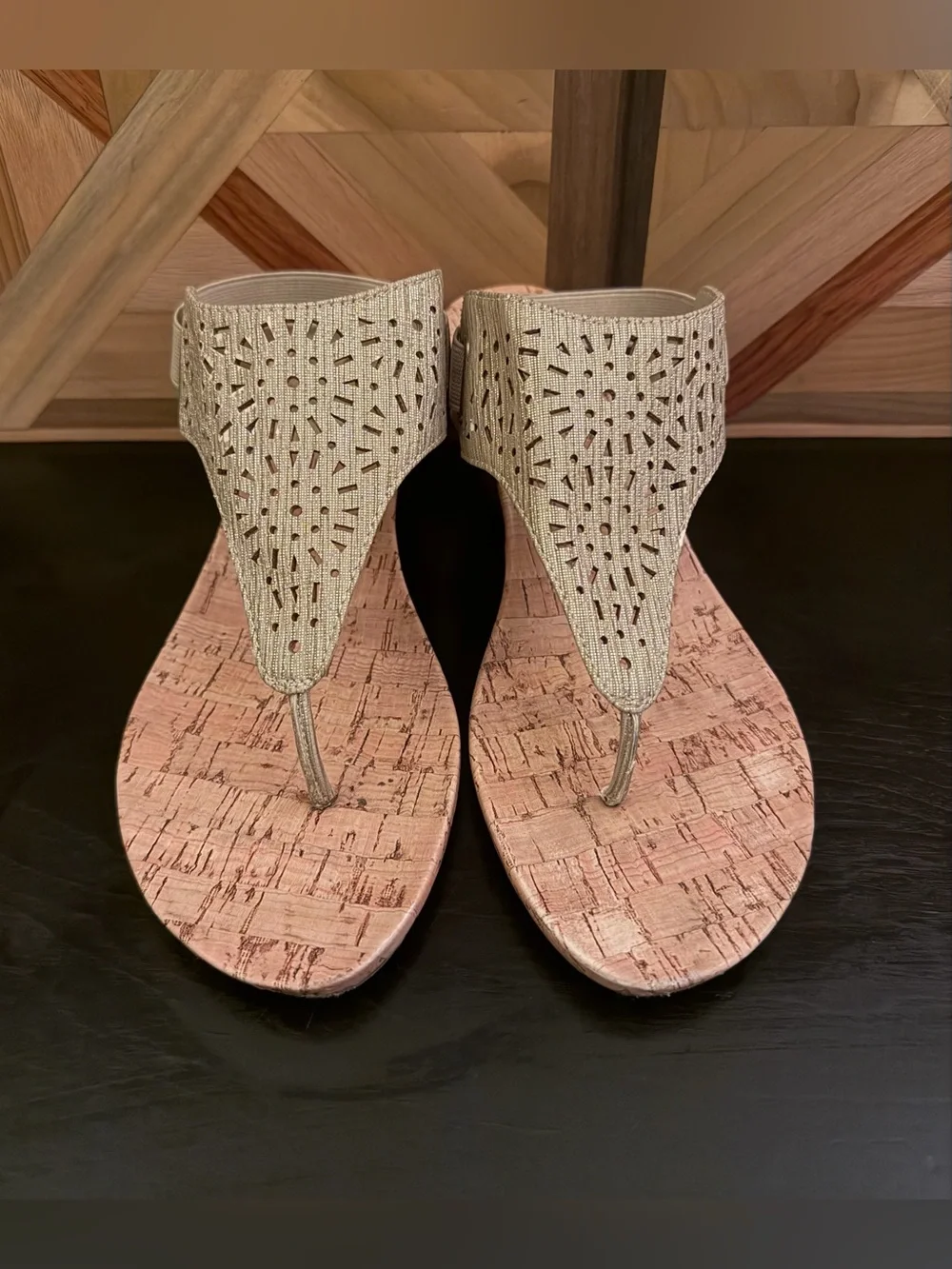 Croft and Barrow Wedge Thong Sandals size 10
